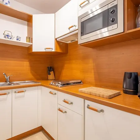 Gray D'albion Dutch Studio Apartment Cannes